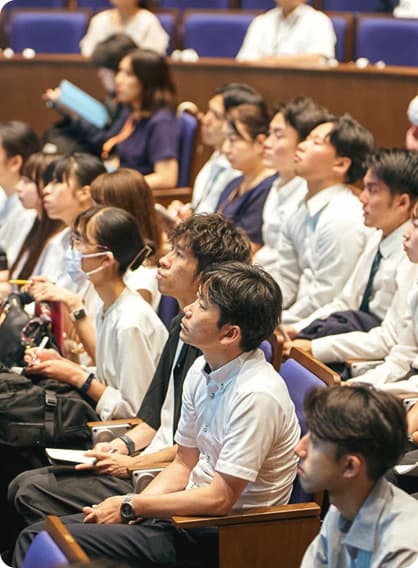 産官学教のセミナーを受ける学生の様子